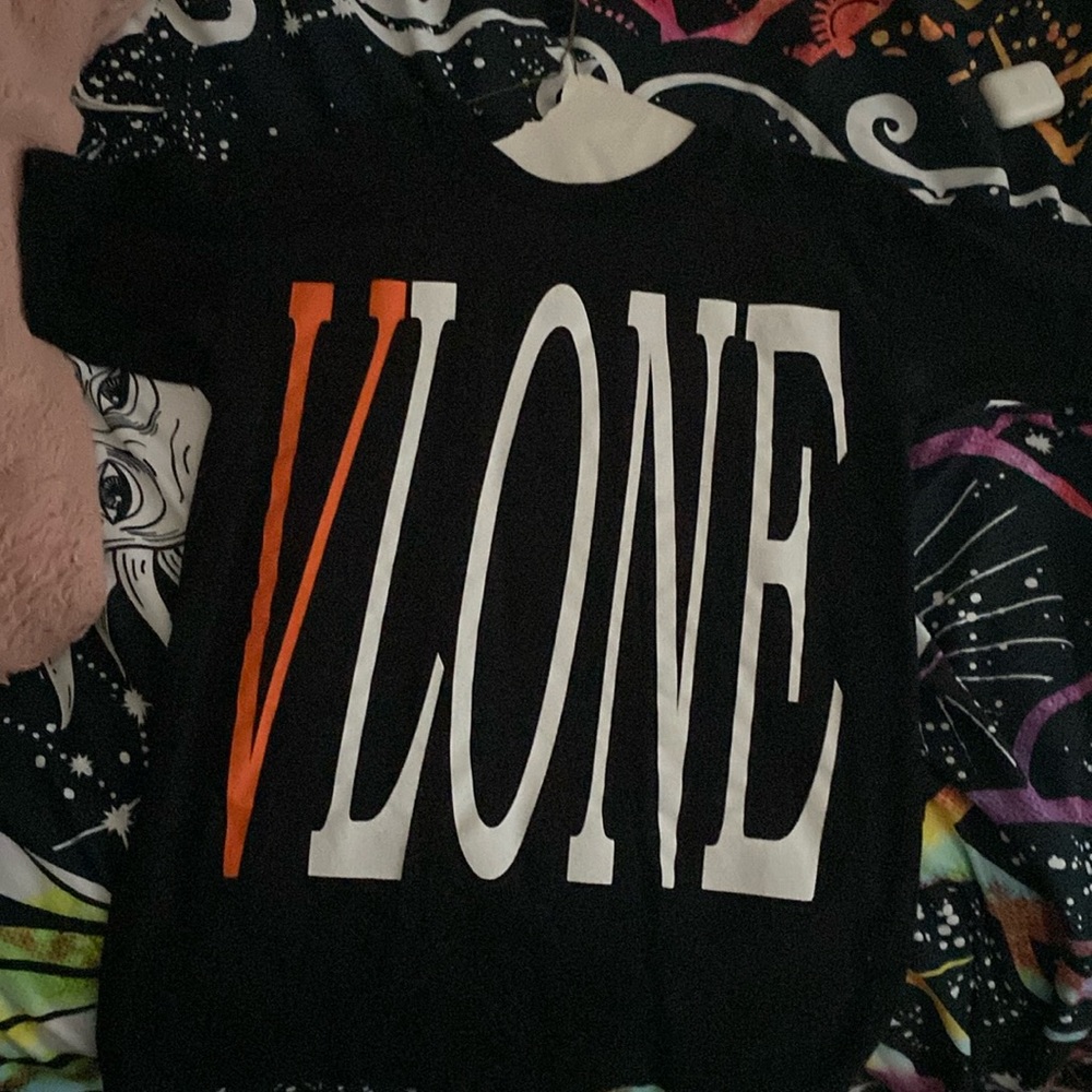 reversible vlone tee, it says small on the tag imo its even smaller than small